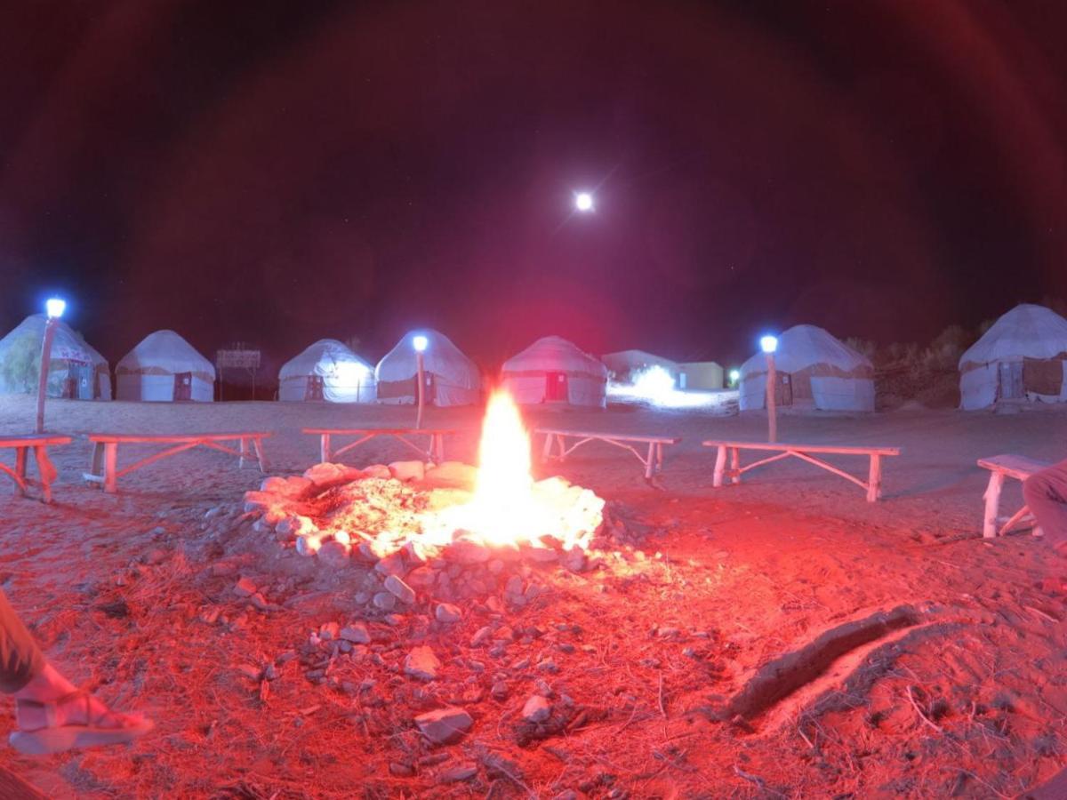 Nurota Kyzylkum Nights Camp & Family Yurt酒店 外观 照片