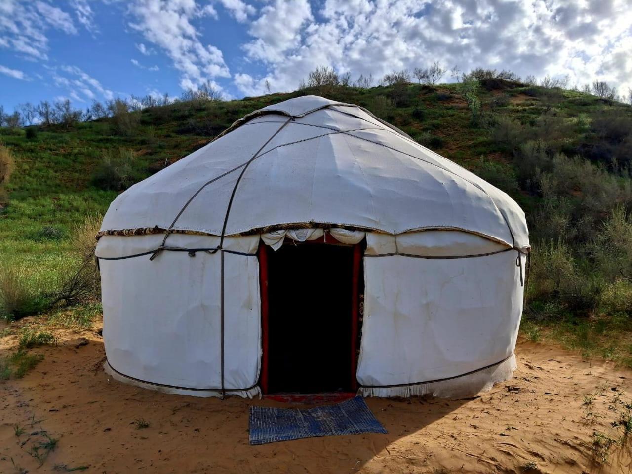 Nurota Kyzylkum Nights Camp & Family Yurt酒店 外观 照片