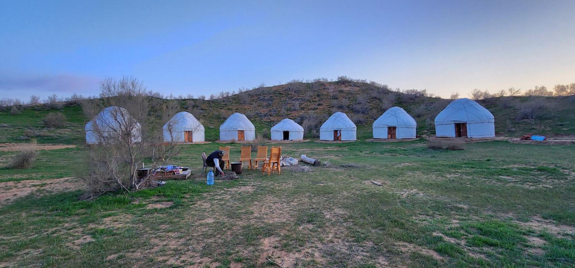 Nurota Kyzylkum Nights Camp & Family Yurt酒店 外观 照片