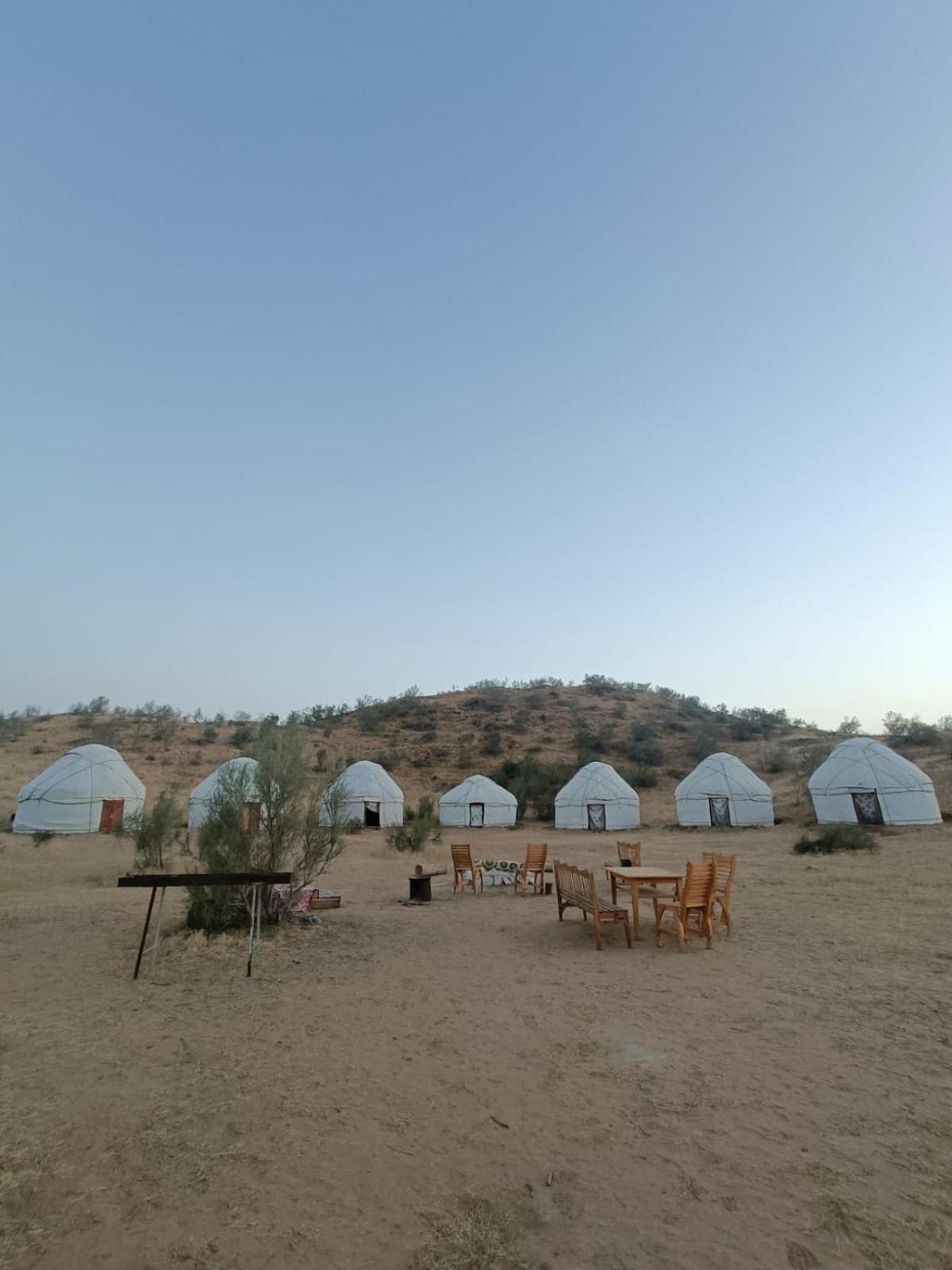 Nurota Kyzylkum Nights Camp & Family Yurt酒店 外观 照片